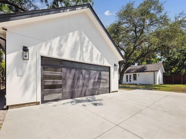 6422  Walnut Hill Lane , Dallas Texas 75230