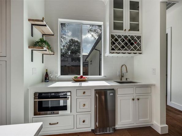 6422  Walnut Hill Lane , Dallas Texas 75230