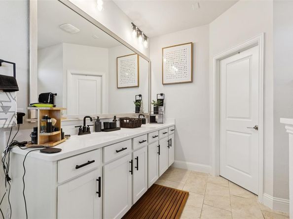 2236  Madison Street , Carrollton Texas 75010