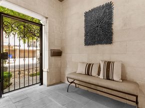 2222  Worthington Street , Dallas Texas 75204