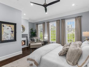 2222  Worthington Street , Dallas Texas 75204