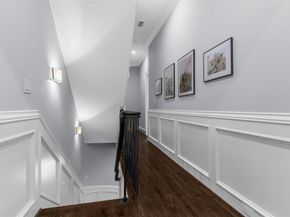 2222  Worthington Street , Dallas Texas 75204