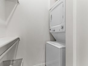 2222  Worthington Street , Dallas Texas 75204