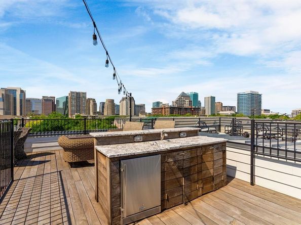 2222  Worthington Street , Dallas Texas 75204