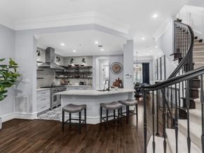 2222  Worthington Street , Dallas Texas 75204