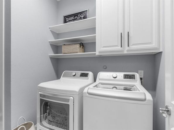 2222  Worthington Street , Dallas Texas 75204