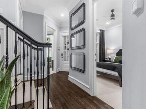 2222  Worthington Street , Dallas Texas 75204