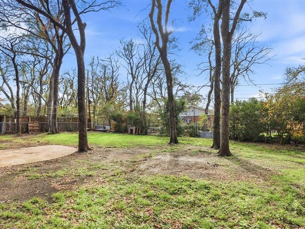 2212  Briardale Road , Fort Worth Texas 76119