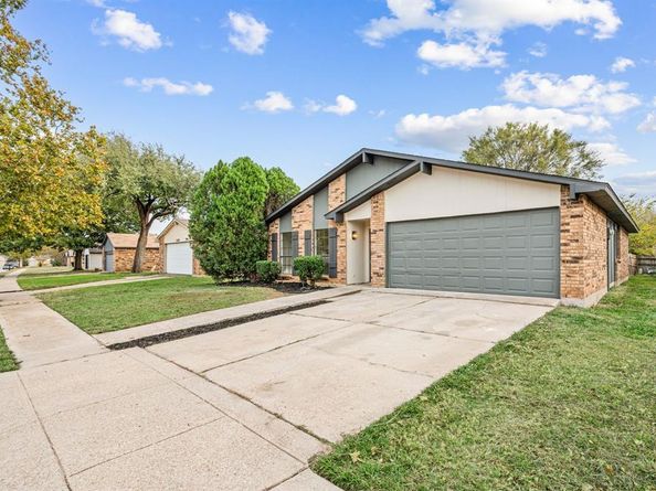 4124  Silverberry Avenue , Fort Worth Texas 76137