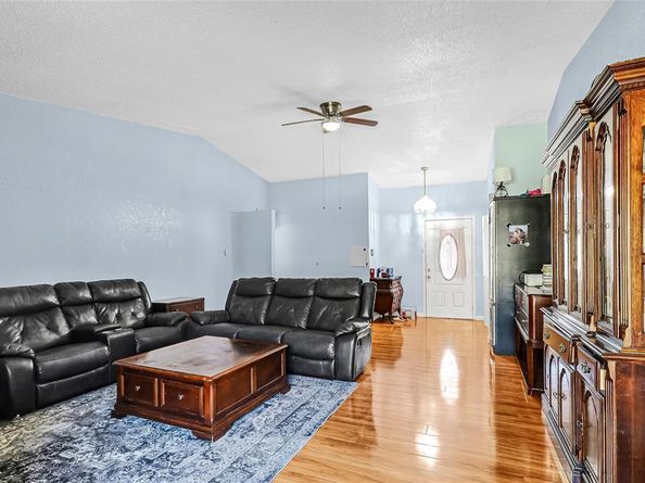 3217  Lariat Lane , Garland Texas 75042