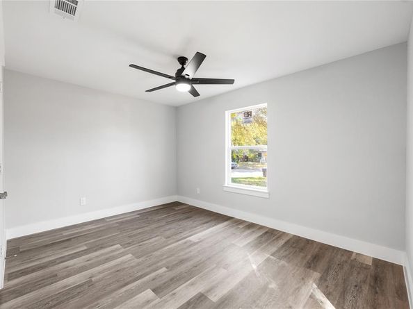 7469  Meadowcrest Drive , Fort Worth Texas 76112