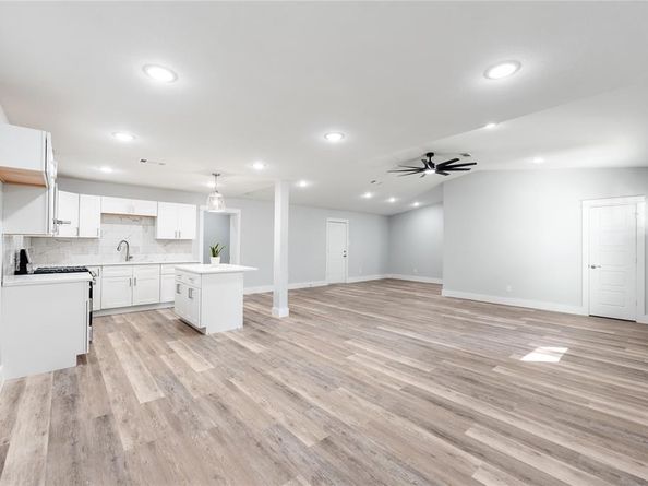 7469  Meadowcrest Drive , Fort Worth Texas 76112