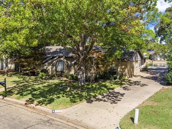 1713  Venetian Circle , Arlington Texas 76013