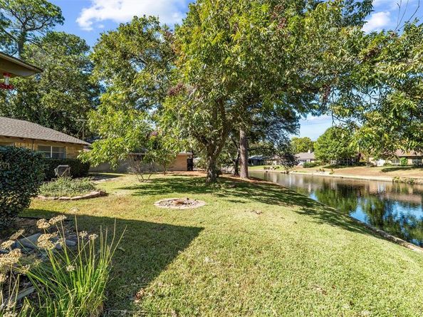 1713  Venetian Circle , Arlington Texas 76013