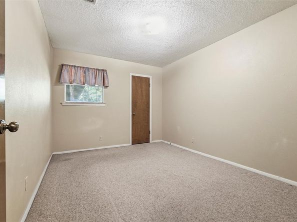 1713  Venetian Circle , Arlington Texas 76013