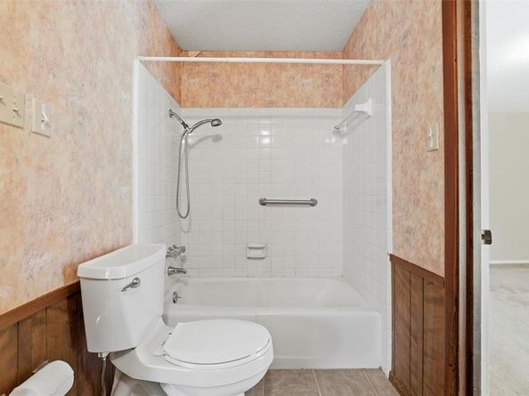 1713  Venetian Circle , Arlington Texas 76013