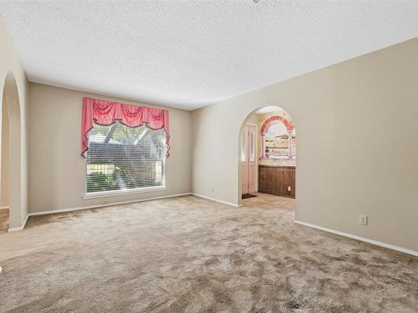 1713  Venetian Circle , Arlington Texas 76013