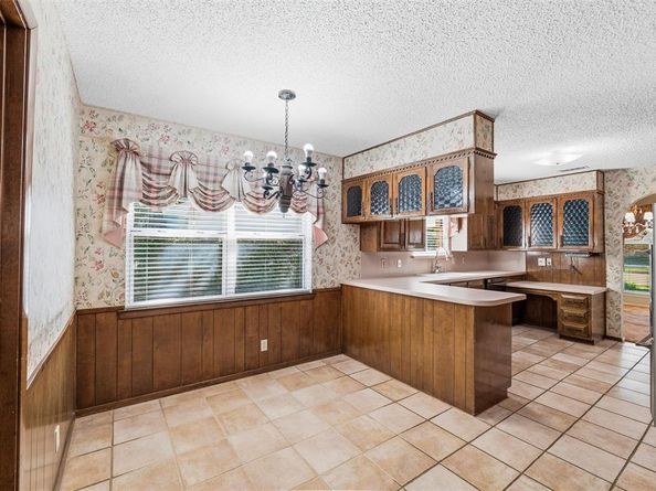 1713  Venetian Circle , Arlington Texas 76013