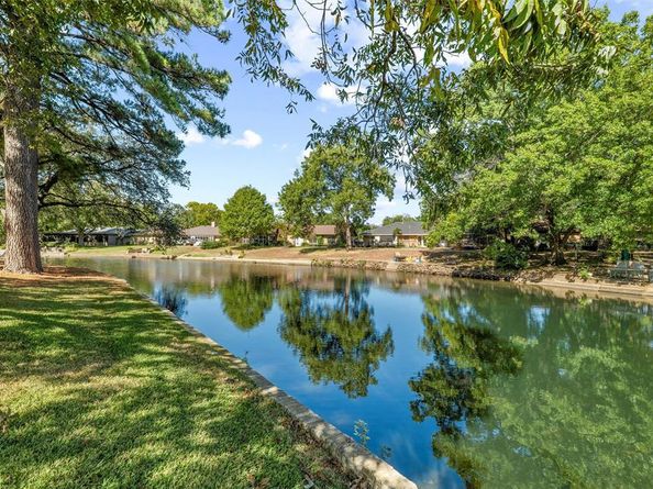 1713  Venetian Circle , Arlington Texas 76013