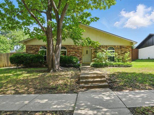 6318  Green Valley Drive , Garland Texas 75043