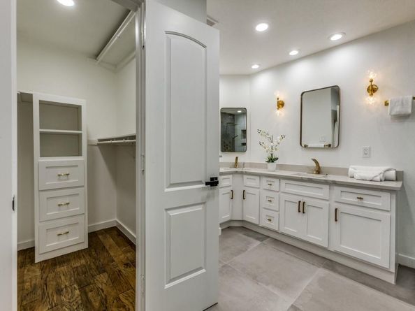 6826  Town Bluff Drive , Dallas Texas 75248