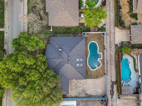 6826  Town Bluff Drive , Dallas Texas 75248