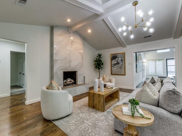 6826  Town Bluff Drive , Dallas Texas 75248