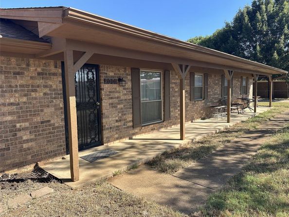2001  Oak Grove Road E, Fort Worth Texas 76028