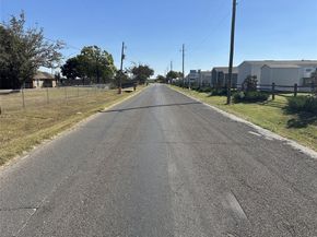 2001  Oak Grove Road E, Fort Worth Texas 76028