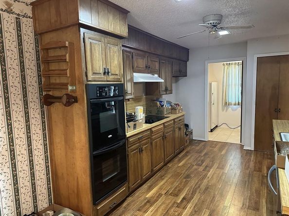 2001  Oak Grove Road E, Fort Worth Texas 76028