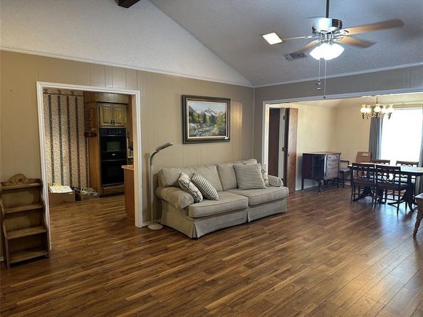 2001  Oak Grove Road E, Fort Worth Texas 76028
