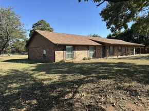 2001  Oak Grove Road E, Fort Worth Texas 76028