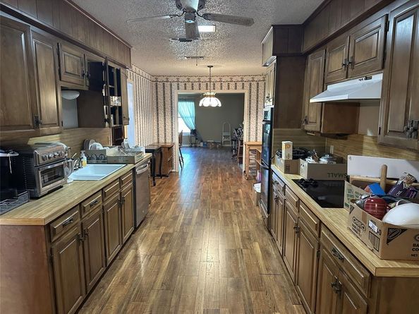 2001  Oak Grove Road E, Fort Worth Texas 76028