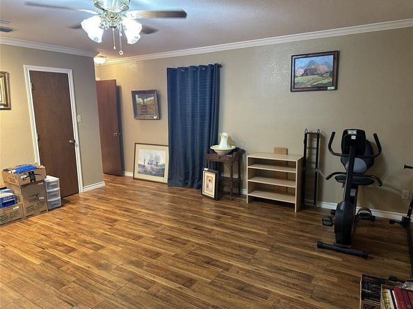 2001  Oak Grove Road E, Fort Worth Texas 76028
