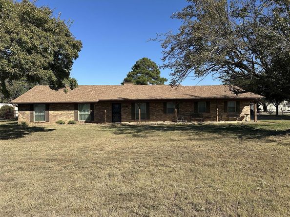 2001  Oak Grove Road E, Fort Worth Texas 76028