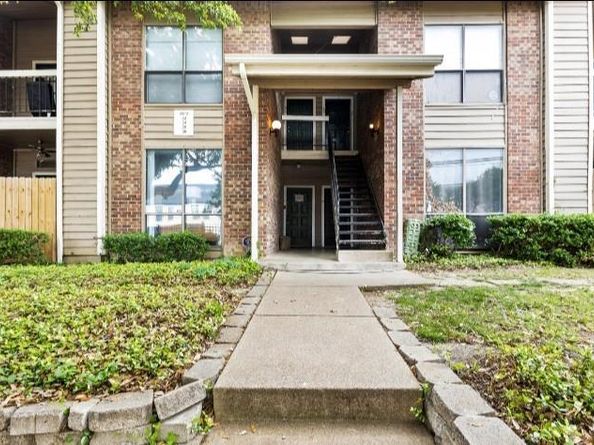 5750  Phoenix Drive  33, Dallas Texas 75231