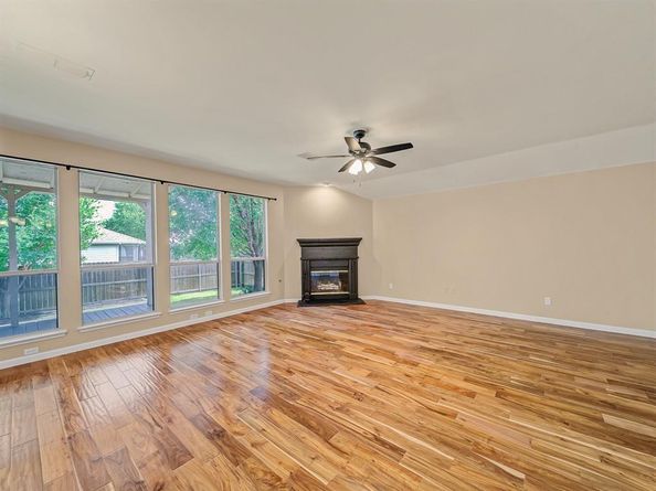 2616  Hilcroft Avenue , Denton Texas 76210