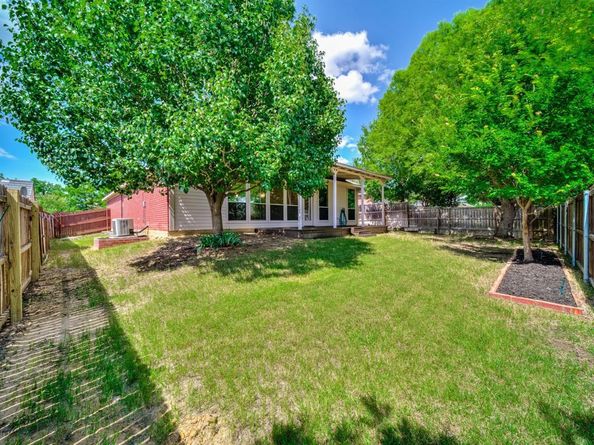 2616  Hilcroft Avenue , Denton Texas 76210