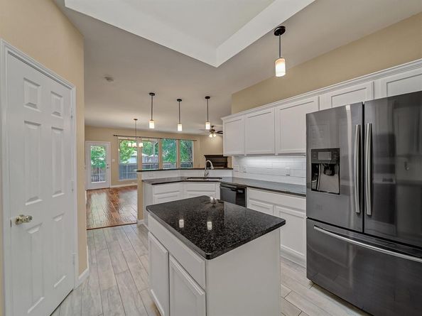 2616  Hilcroft Avenue , Denton Texas 76210