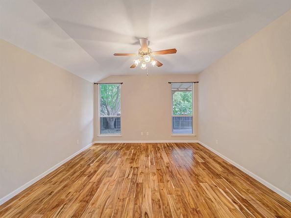 2616  Hilcroft Avenue , Denton Texas 76210