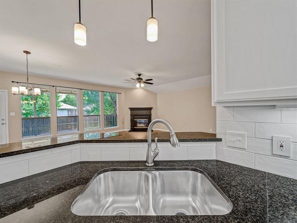 2616  Hilcroft Avenue , Denton Texas 76210