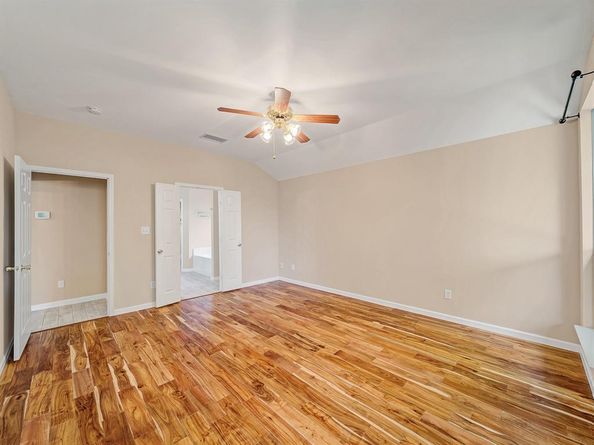 2616  Hilcroft Avenue , Denton Texas 76210