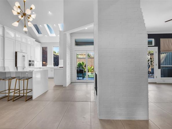 5919  Mapleshade Lane , Dallas Texas 75252