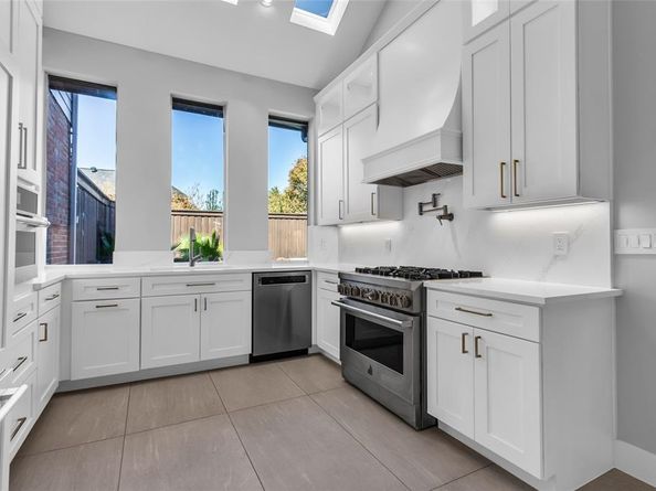 5919  Mapleshade Lane , Dallas Texas 75252