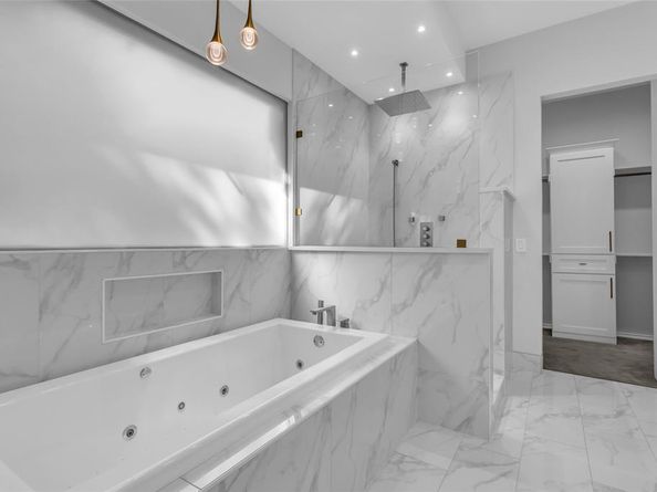 5919  Mapleshade Lane , Dallas Texas 75252