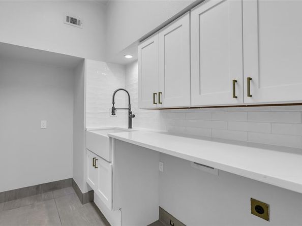 5919  Mapleshade Lane , Dallas Texas 75252