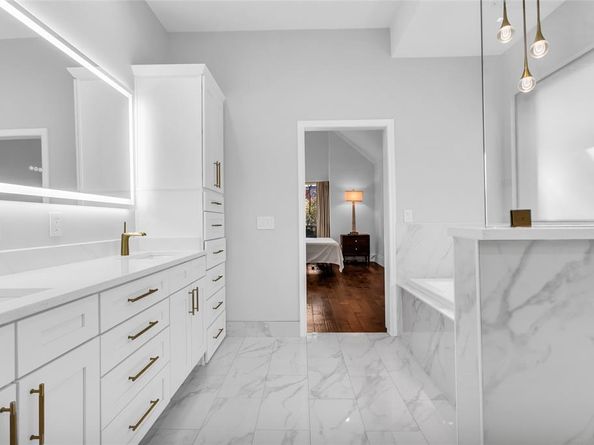 5919  Mapleshade Lane , Dallas Texas 75252