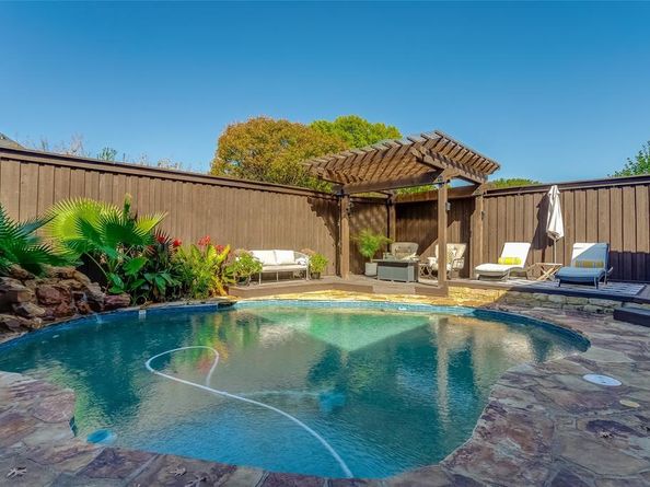 5919  Mapleshade Lane , Dallas Texas 75252