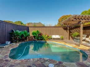 5919  Mapleshade Lane , Dallas Texas 75252