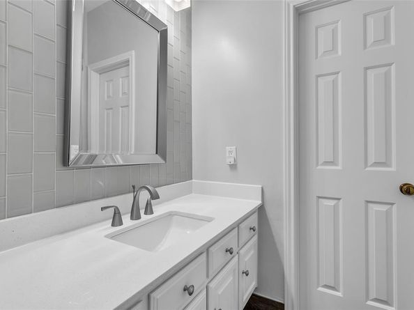 5919  Mapleshade Lane , Dallas Texas 75252